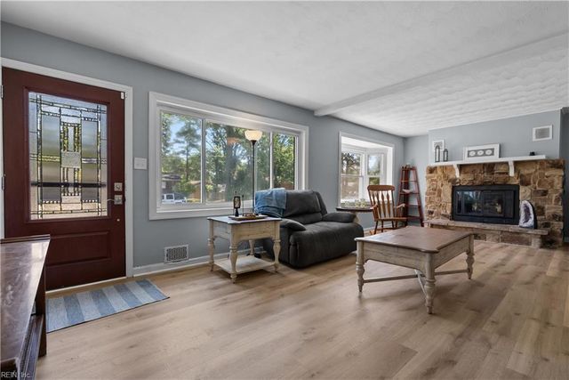 48 Cornwall TER, Hampton, VA 23666