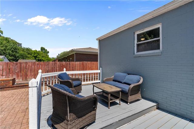 48 Cornwall TER, Hampton, VA 23666