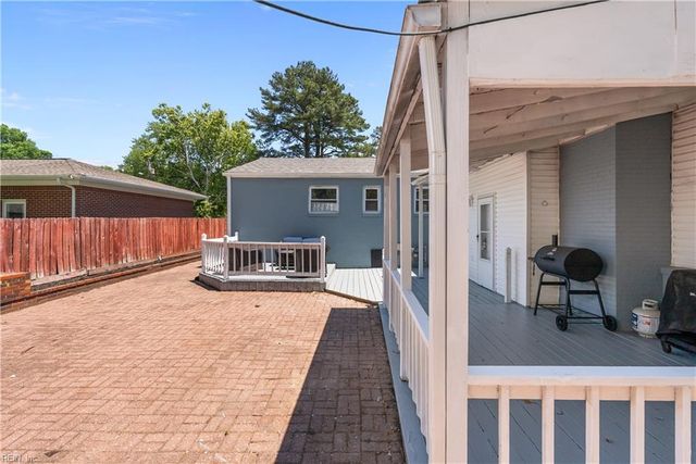 48 Cornwall TER, Hampton, VA 23666