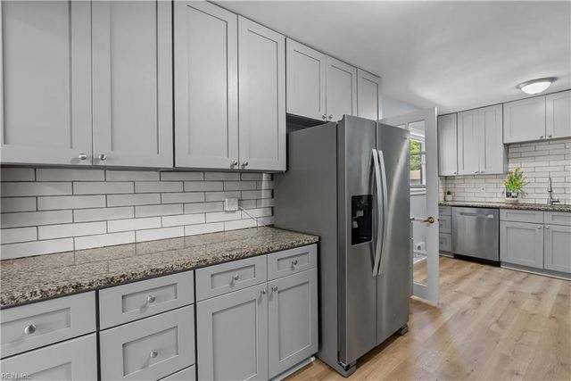 48 Cornwall TER, Hampton, VA 23666