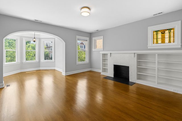3130 W Wilson Avenue, Chicago, IL 60625