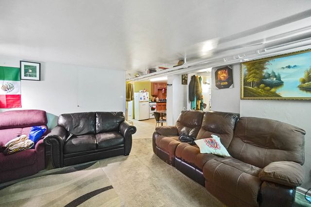 3130 W Wilson Avenue, Chicago, IL 60625