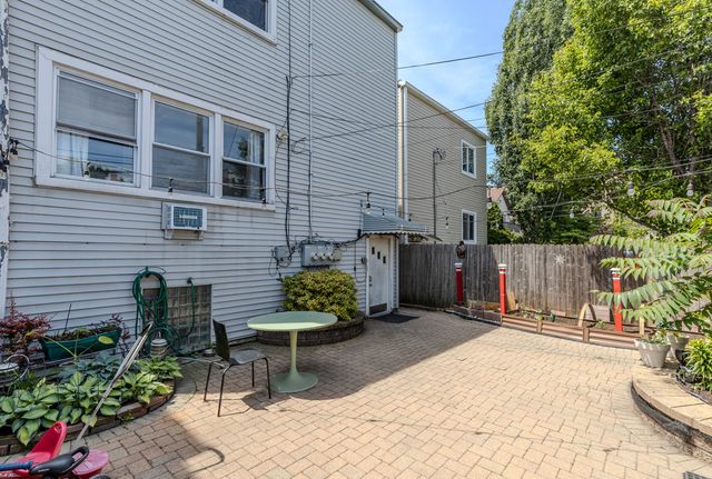 3130 W Wilson Avenue, Chicago, IL 60625