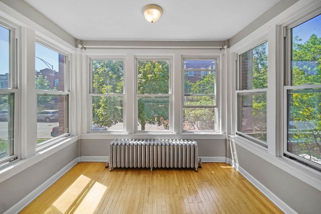 3130 W Wilson Avenue, Chicago, IL 60625
