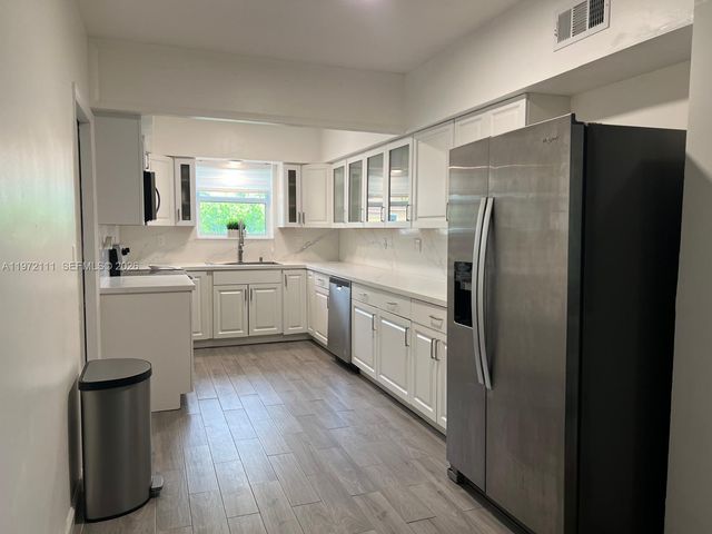 1430 NE 149th St, Miami, FL 33161