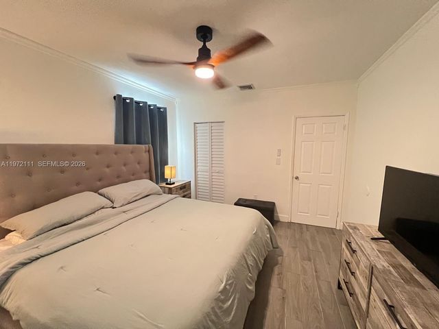 1430 NE 149th St, Miami, FL 33161