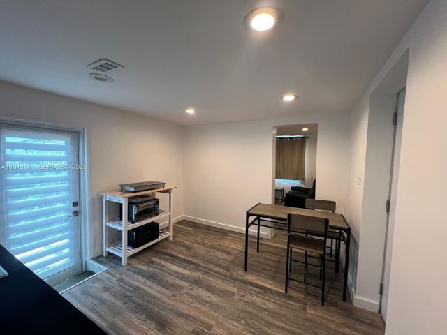 1430 NE 149th St, Miami, FL 33161