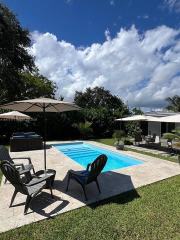 1430 NE 149th St, Miami, FL 33161