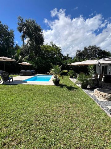 1430 NE 149th St, Miami, FL 33161