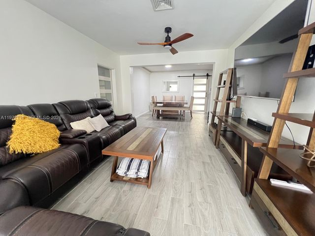 1430 NE 149th St, Miami, FL 33161