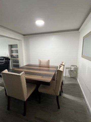 1430 NE 149th St, Miami, FL 33161