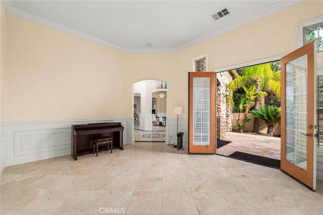 8226 Soft Winds, Corona, CA 92883