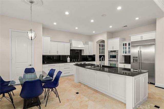 8226 Soft Winds, Corona, CA 92883