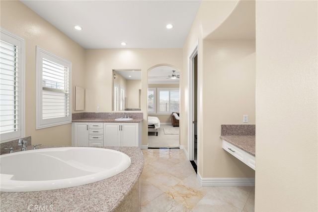 8226 Soft Winds, Corona, CA 92883