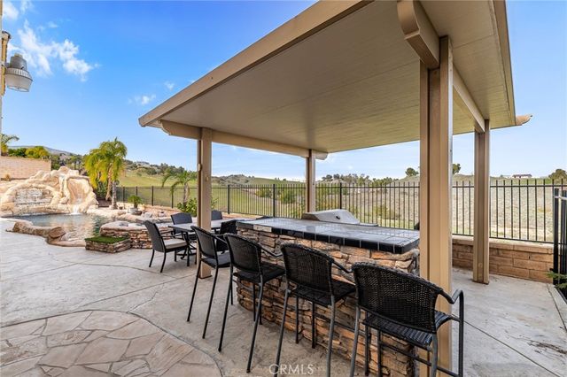 8226 Soft Winds, Corona, CA 92883