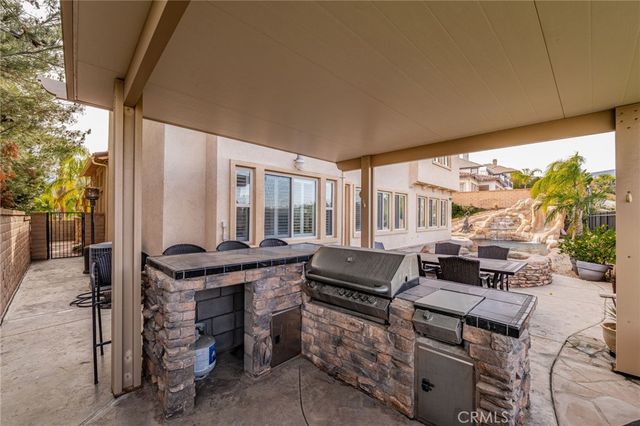 8226 Soft Winds, Corona, CA 92883