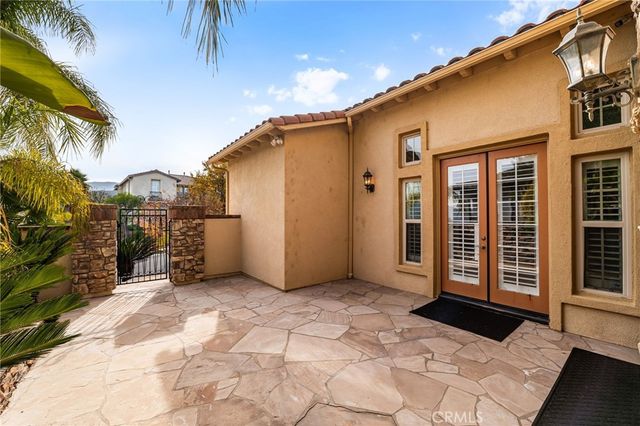 8226 Soft Winds, Corona, CA 92883