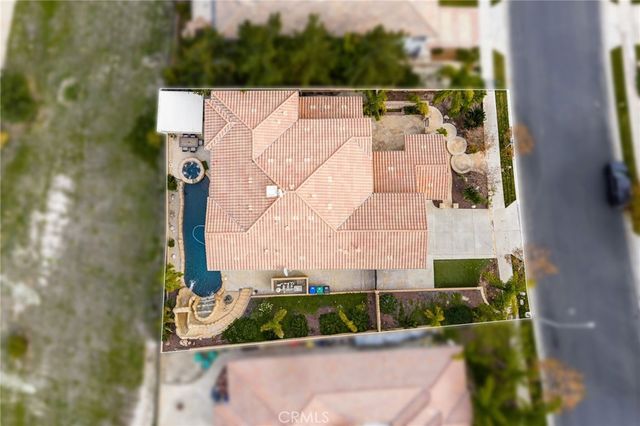 8226 Soft Winds, Corona, CA 92883