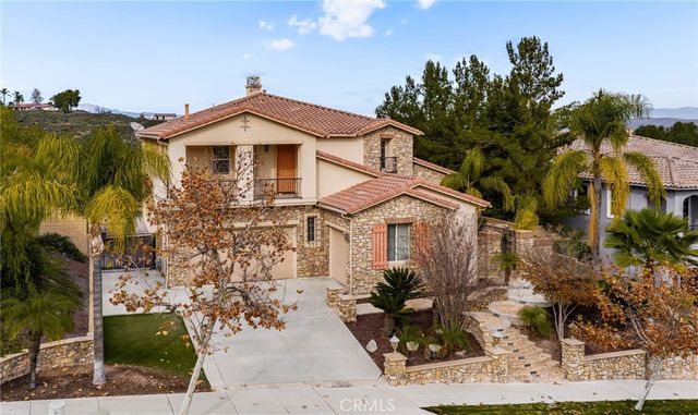 8226 Soft Winds, Corona, CA 92883