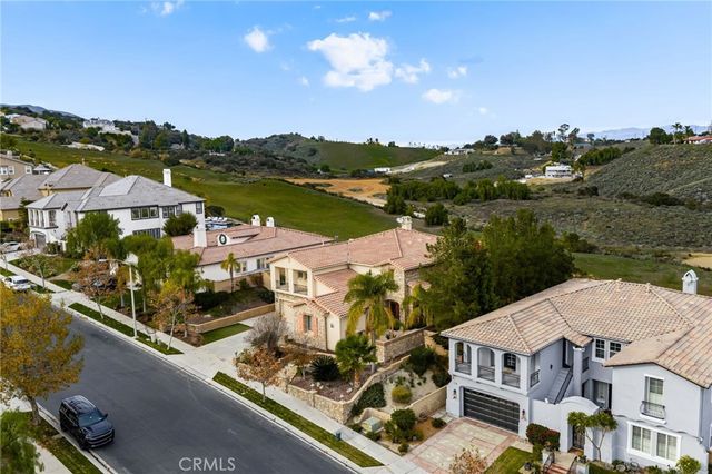 8226 Soft Winds, Corona, CA 92883