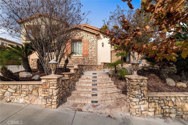 8226 Soft Winds, Corona, CA 92883