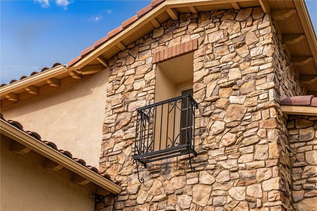 8226 Soft Winds, Corona, CA 92883