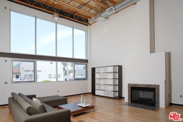 8312 Beverly Boulevard 204, Los Angeles, CA 90048