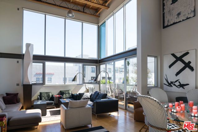 8312 Beverly Boulevard 204, Los Angeles, CA 90048