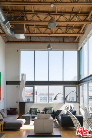 8312 Beverly Boulevard 204, Los Angeles, CA 90048