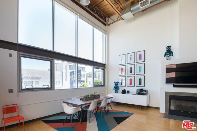 8312 Beverly Boulevard 204, Los Angeles, CA 90048