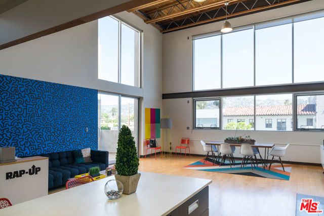 8312 Beverly Boulevard 204, Los Angeles, CA 90048