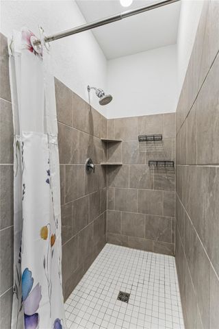 5801 Musquiz RDG, Seguin, TX 78155