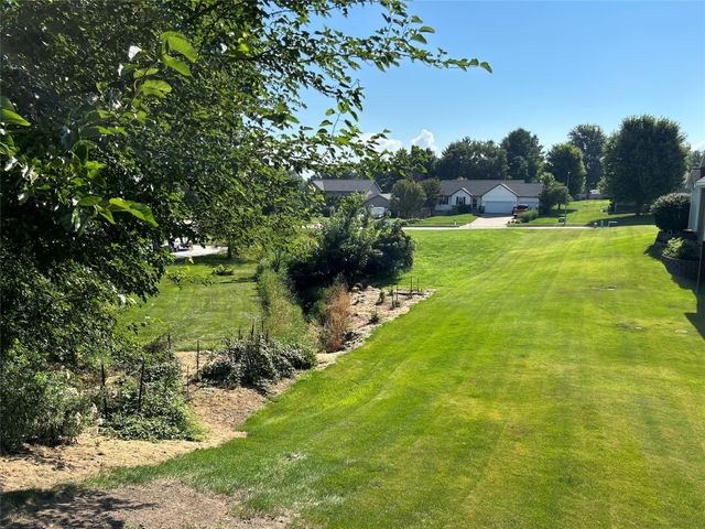 6806 NW 98th Street, Johnston, IA 50131