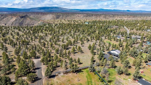 9568 SW Scout Camp Trail, Terrebonne, OR 97760