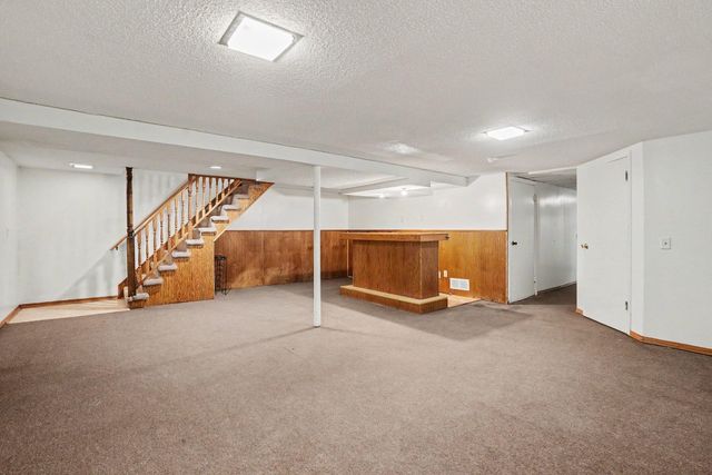 1527 Winchell Street, Saint Paul, MN 55106