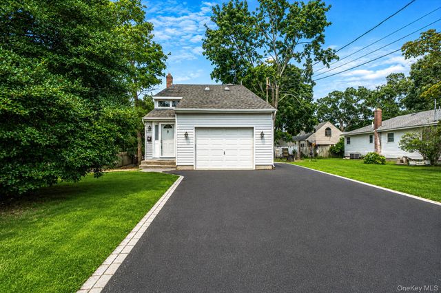 35 E 6th Street, Patchogue, NY 11772