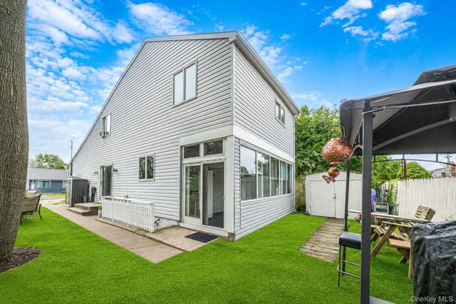 35 E 6th Street, Patchogue, NY 11772