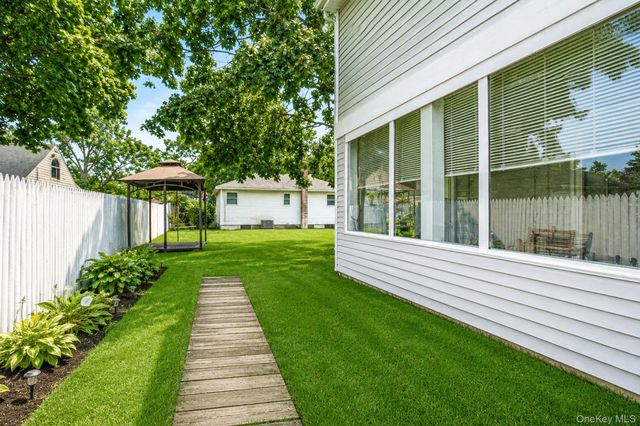 35 E 6th Street, Patchogue, NY 11772