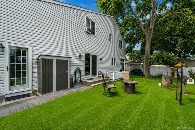 35 E 6th Street, Patchogue, NY 11772