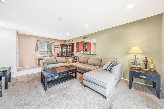 35 E 6th Street, Patchogue, NY 11772