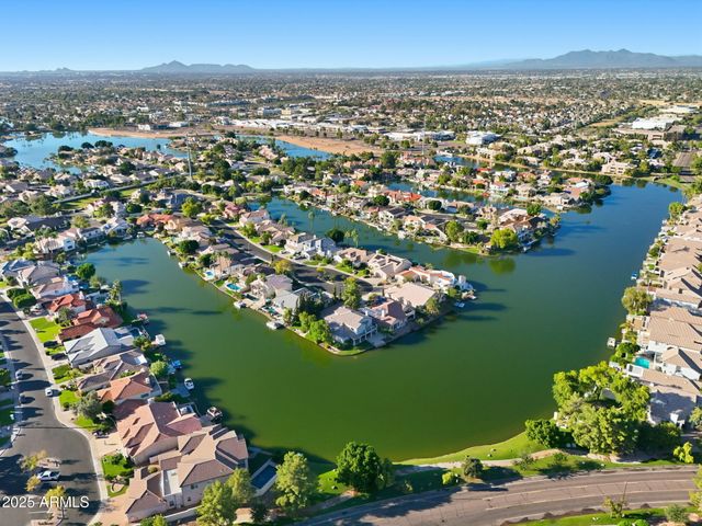 2011 E CLIPPER Lane, Gilbert, AZ 85234