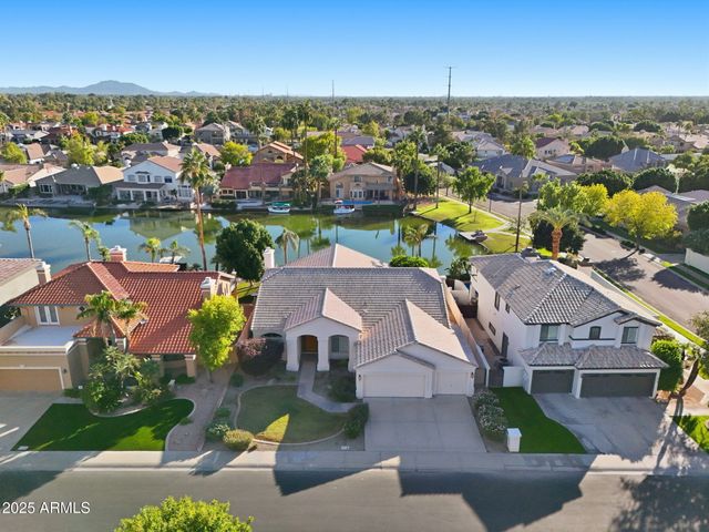 2011 E CLIPPER Lane, Gilbert, AZ 85234