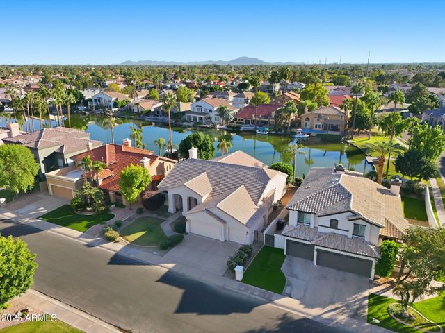 2011 E CLIPPER Lane, Gilbert, AZ 85234