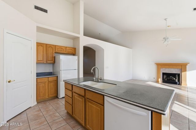 2011 E CLIPPER Lane, Gilbert, AZ 85234