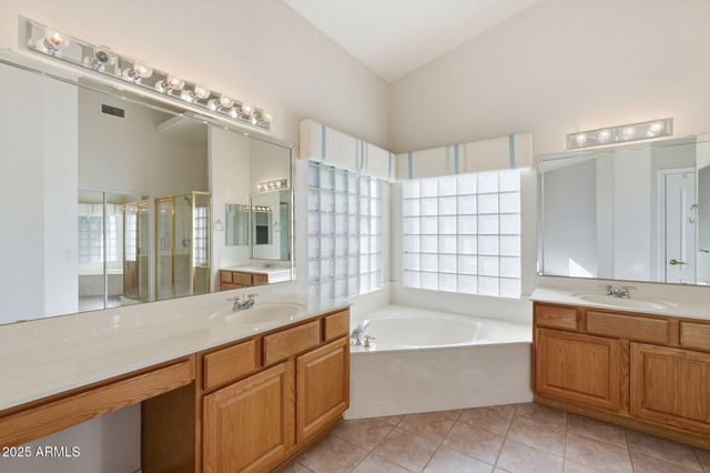 2011 E CLIPPER Lane, Gilbert, AZ 85234