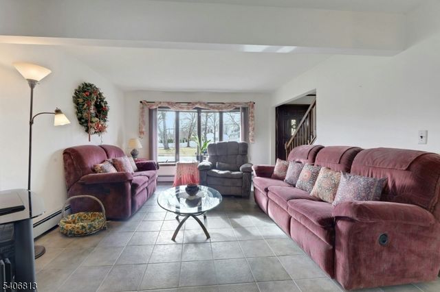 4 Highfield Ct, Wayne Twp., NJ 07470