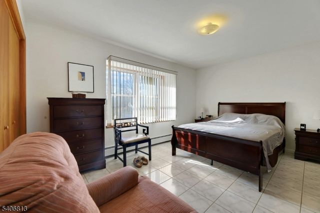 4 Highfield Ct, Wayne Twp., NJ 07470