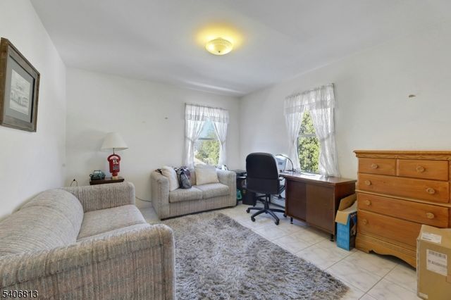 4 Highfield Ct, Wayne Twp., NJ 07470