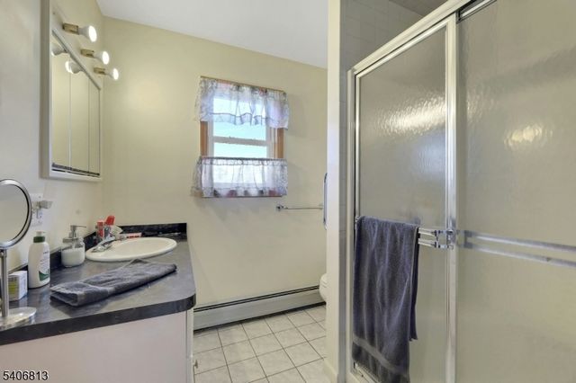 4 Highfield Ct, Wayne Twp., NJ 07470