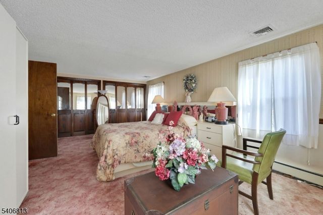 4 Highfield Ct, Wayne Twp., NJ 07470